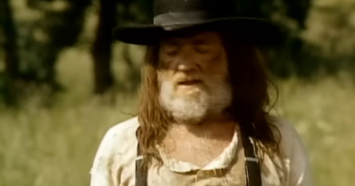 Willie Nelson – Blue Eyes Crying In The Rain